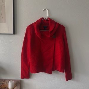 Cowl neck sweater w/brooch🧣